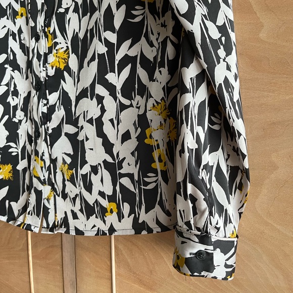 Guess M long sleeve mandarin collar black and light gray blouse, buttons closure - Picture 4 of 10